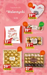 Gazetka promocyjna Biedronka - Gazetka - ważna od 15.02 do 15.02.2023 - strona 40 - produkty: Praliny, Raffaello, Ferrero Rocher, Ferrero, Fa