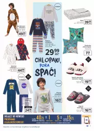 Gazetka promocyjna Carrefour - Gazetka Rodzina domowych kolekcji - Gazetka - ważna od 13.02 do 13.02.2021 - strona 7 - produkty: Pled, Por, Kapcie, Poduszka dekoracyjna, Szlafrok, Kombinezon, Dzieci, Poduszka, Piżama