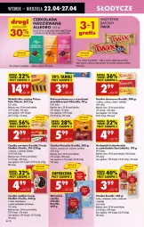 Gazetka promocyjna Biedronka - Od Wtorku - Gazetka - ważna od 26.04 do 26.04.2025 - strona 42 - produkty: Ciastka, Ser, Por, Bonitki, Twix, Sezam, Herbatniki, Czekolada, Baton, Deser, Ciastka owsiane, Kakao, Allegro