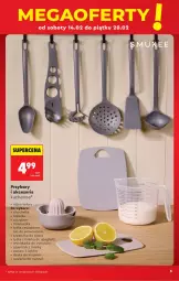 Gazetka promocyjna Biedronka - Okazje Tygodnia - Gazetka - ważna od 28.02 do 28.02.2026 - strona 3 - produkty: Chochelka, Ser, Trzepaczka, Pojemnik, Suszarka do naczyń, Deska do krojenia, Szczypce, Spaghetti, Wyciskarka, Suszarka, Cedzak, Szpatułka